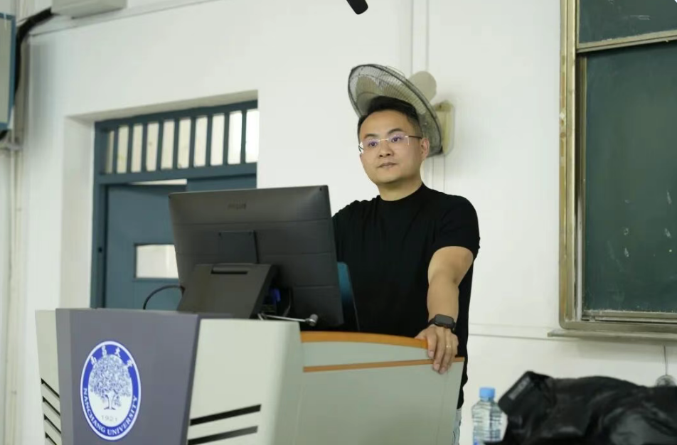 伏医大校方代表走进南大，详解2+3口腔医学留学热点问题